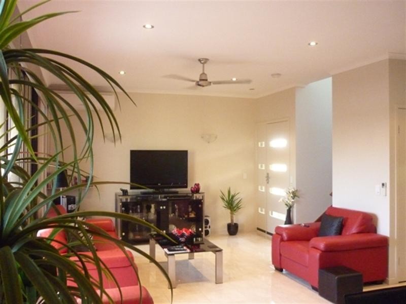 2/9 Bingera Terrace, Kings Beach QLD 4551