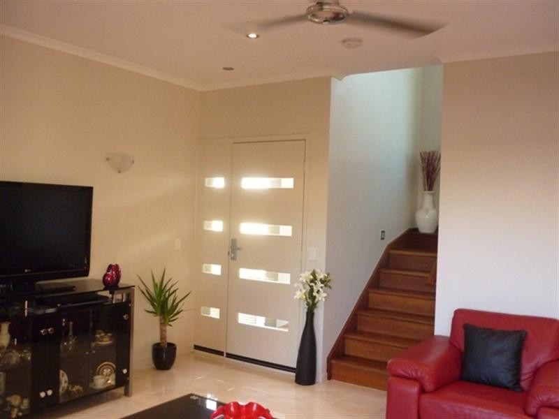 2/9 Bingera Terrace, Kings Beach QLD 4551