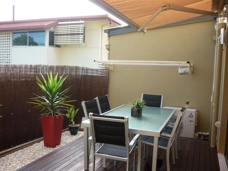 2/9 Bingera Terrace, Kings Beach QLD 4551