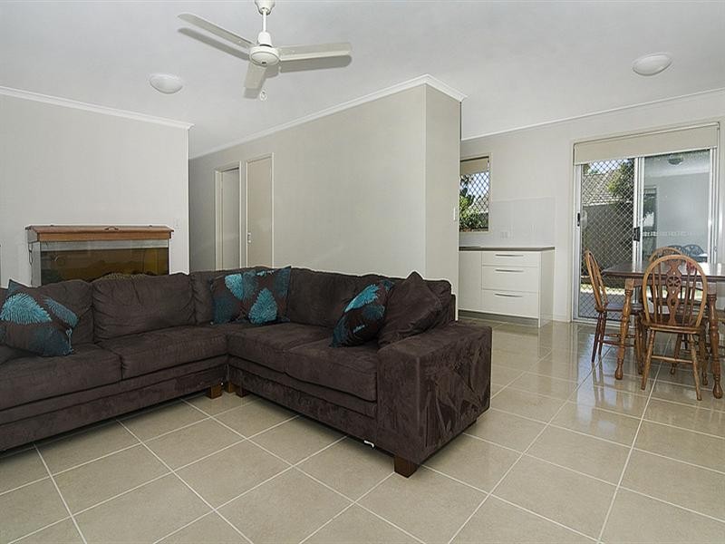 1 Coorabin Street, Warana QLD 4575