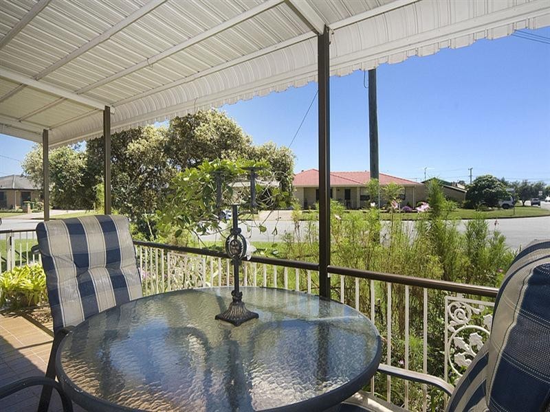 52 Anning Avenue, Golden Beach QLD 4551