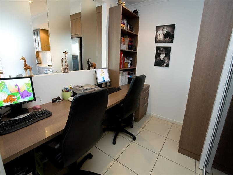 8 Antigua Court, Parrearra QLD 4575