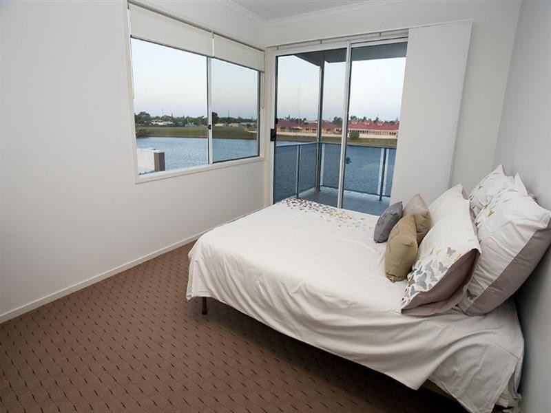 8 Antigua Court, Parrearra QLD 4575