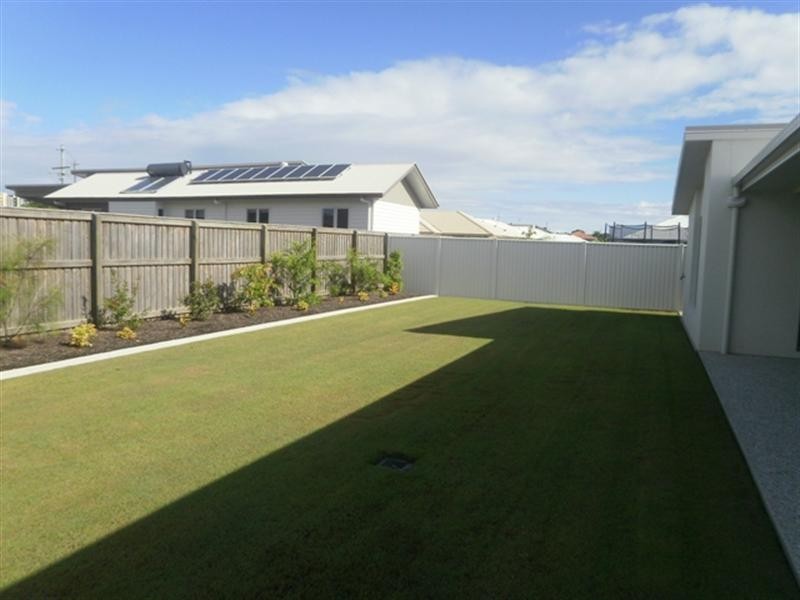 19 Whitehaven Way, Pelican Waters QLD 4551