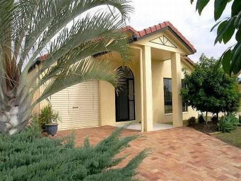 9 Kinross Court, Caloundra West QLD 4551