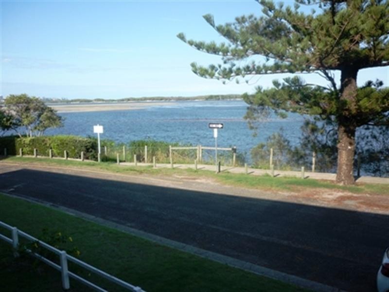 Unit 8 ‘Calm Waters’ 83 The Esplanade, Golden Beach QLD 4551