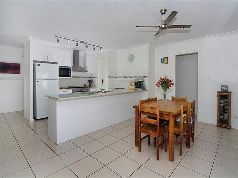 12 Hillview Crescent, Little Mountain QLD 4551
