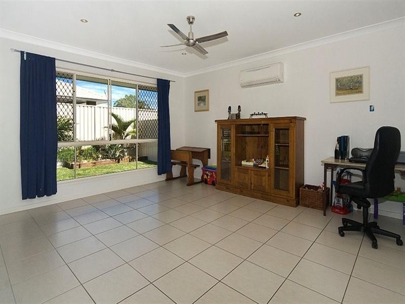 12 Hillview Crescent, Little Mountain QLD 4551