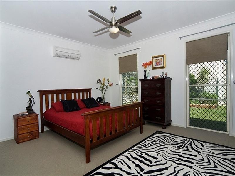 12 Hillview Crescent, Little Mountain QLD 4551