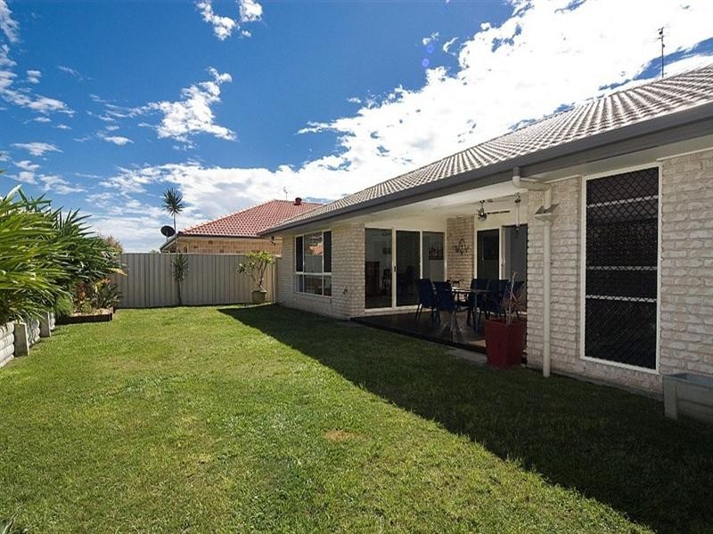 12 Hillview Crescent, Little Mountain QLD 4551