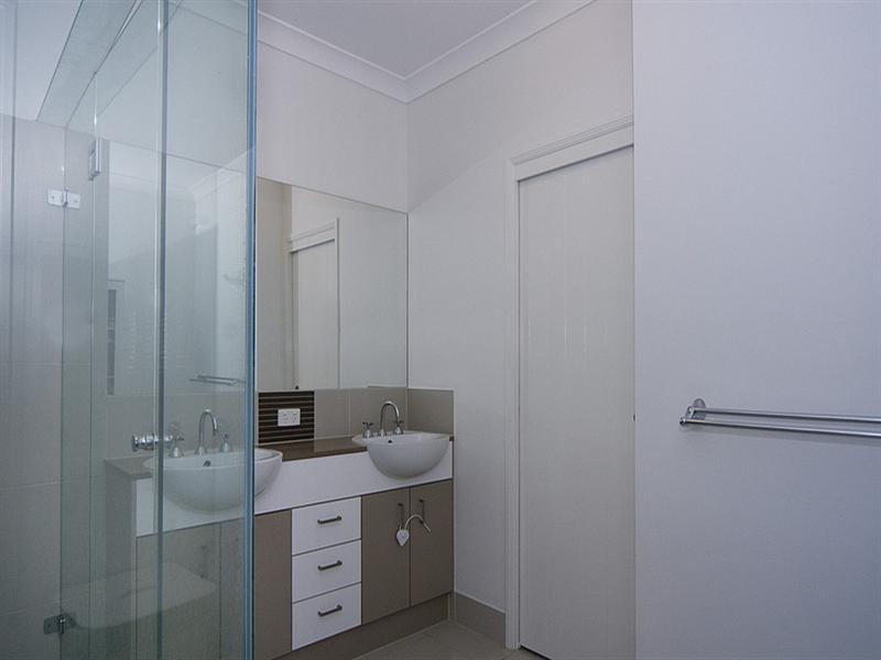 7 Kingsview Court, Little Mountain QLD 4551