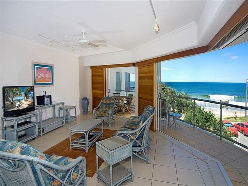Unit 27 ‘Rolling Surf Resort’ 8 Levuka Avenue, Kings Beach QLD 4551