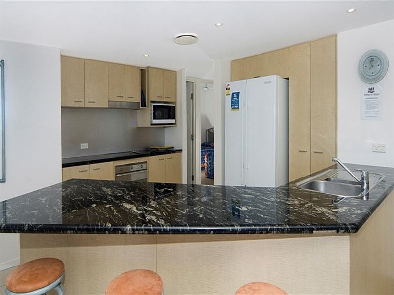 Unit 27 ‘Rolling Surf Resort’ 8 Levuka Avenue, Kings Beach QLD 4551