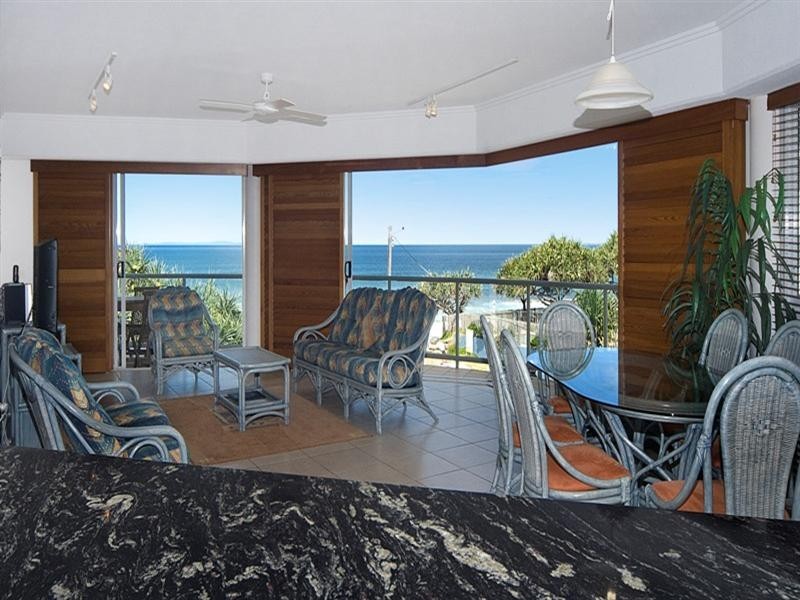 Unit 27 ‘Rolling Surf Resort’ 8 Levuka Avenue, Kings Beach QLD 4551
