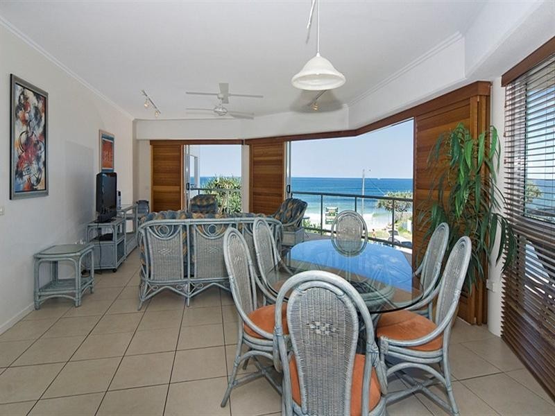Unit 27 ‘Rolling Surf Resort’ 8 Levuka Avenue, Kings Beach QLD 4551