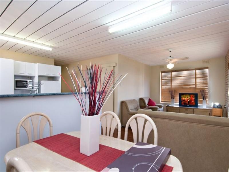 2/1 Warne Terrace, Kings Beach QLD 4551