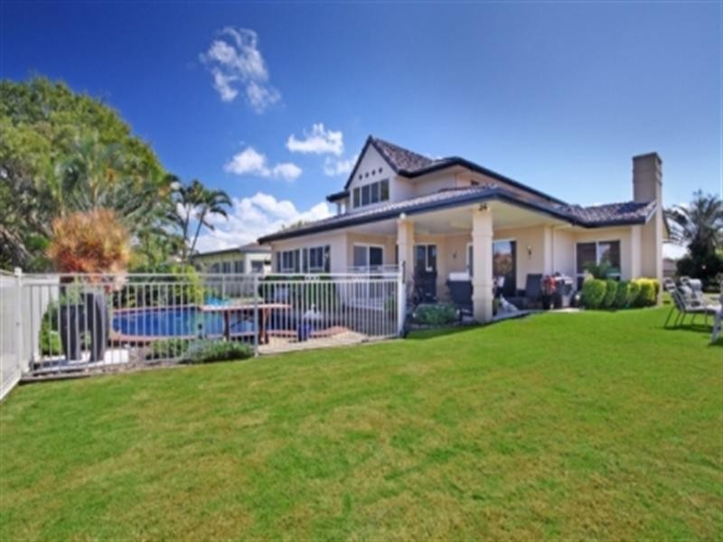 64 Wavell Avenue, Pelican Waters QLD 4551