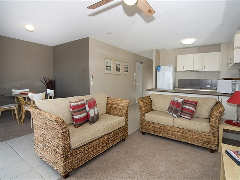 Unit 11 ‘Sails Resort’ 3 Landsborough Parade, Golden Beach QLD 4551