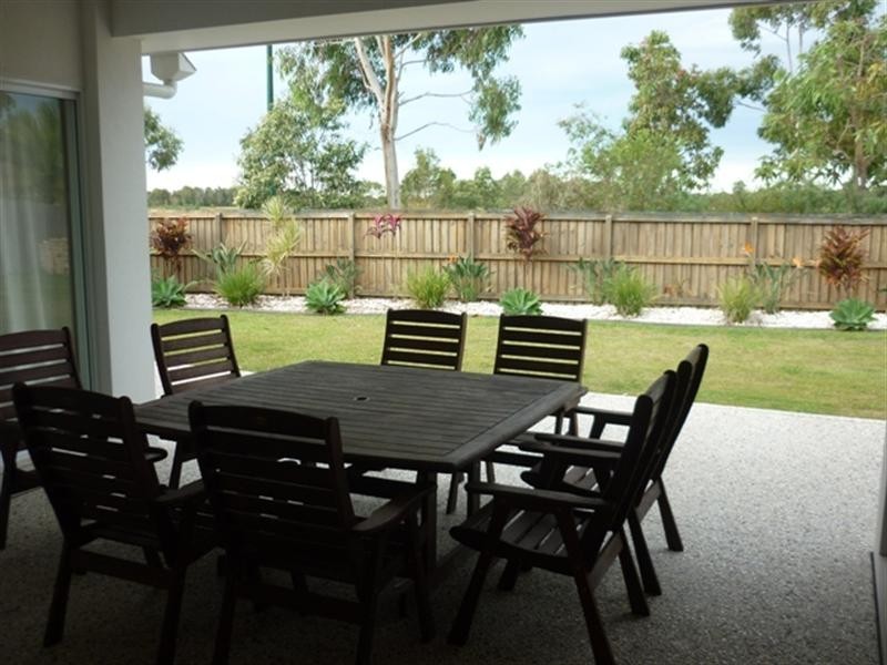 8 Ballinger Place, Pelican Waters QLD 4551
