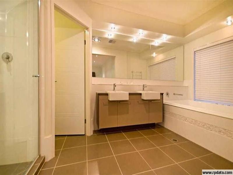 8 Ballinger Place, Pelican Waters QLD 4551
