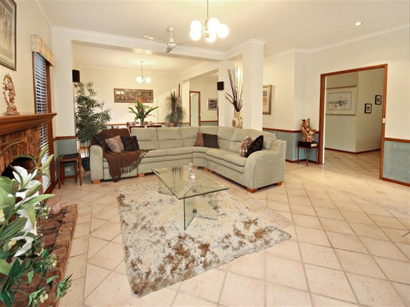 9 Seafarer Court, Bokarina QLD 4575