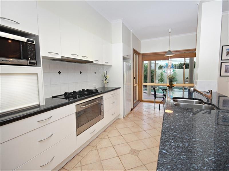 9 Seafarer Court, Bokarina QLD 4575