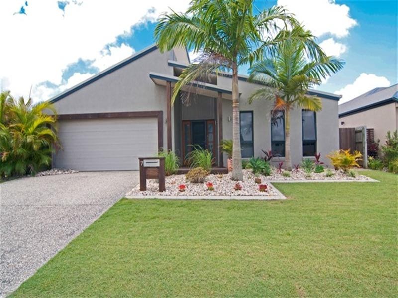 7 Lindesay Street, Caloundra West QLD 4551