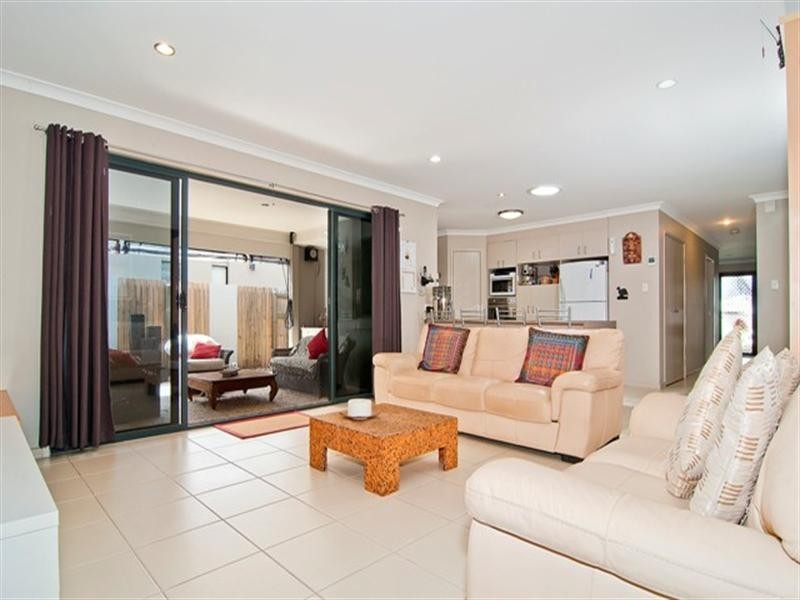 7 Lindesay Street, Caloundra West QLD 4551