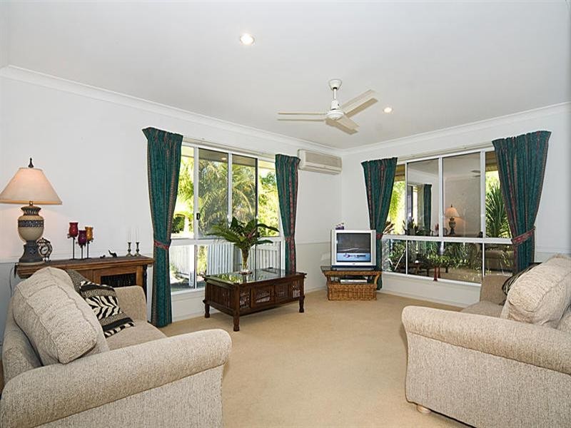 1 Dunk Place, Little Mountain QLD 4551