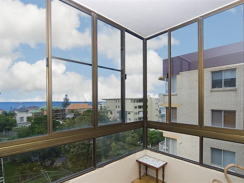 Unit 2 ‘Sunshine Seven’ 14 Dingle Avenue, Kings Beach QLD 4551