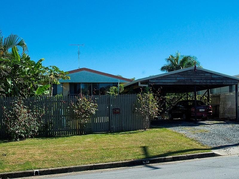 4 Bott Street, Dicky Beach QLD 4551