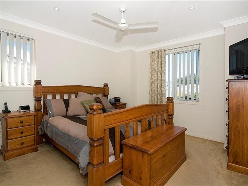 8 Pebbly Creek Crescent, Little Mountain QLD 4551