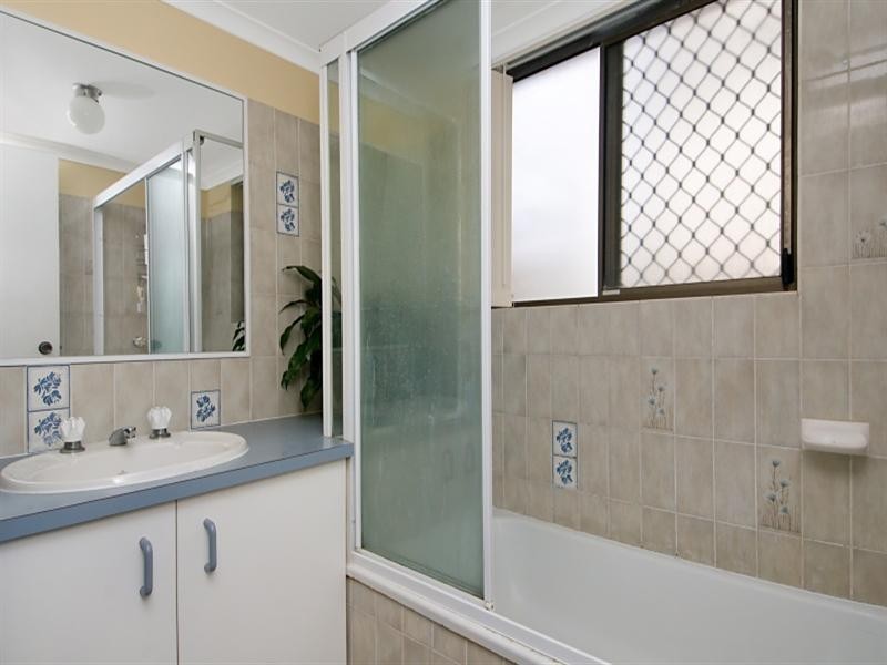 Unit 1/17 Dingle Avenue, Kings Beach QLD 4551