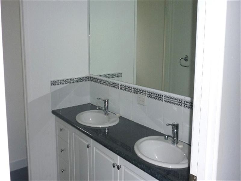 19 Greenwood Place, Little Mountain QLD 4551