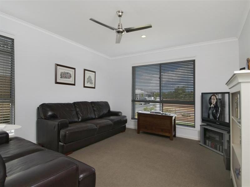 42 Grampion Drive, Caloundra West QLD 4551