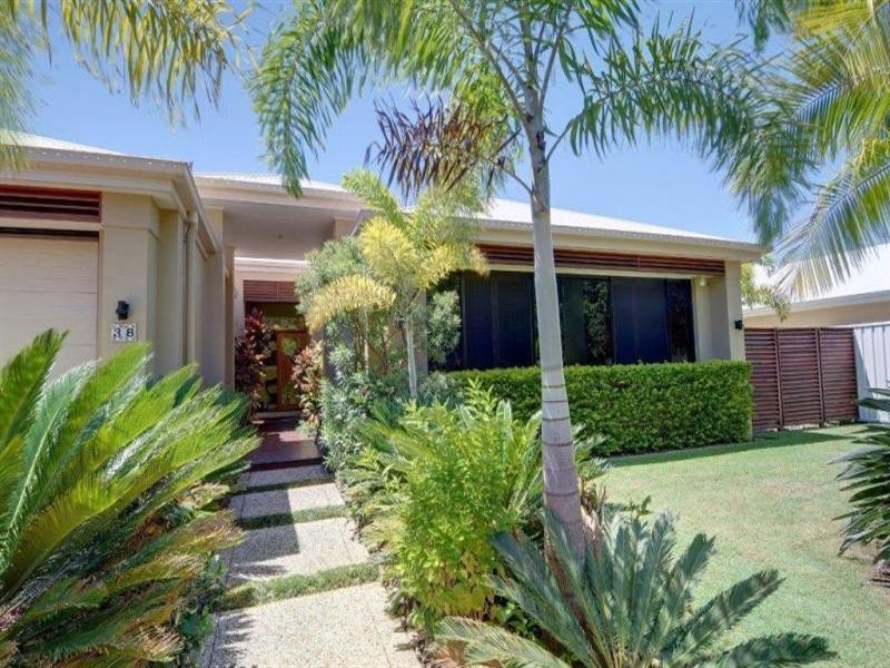 38 Millennium Circuit, Pelican Waters QLD 4551