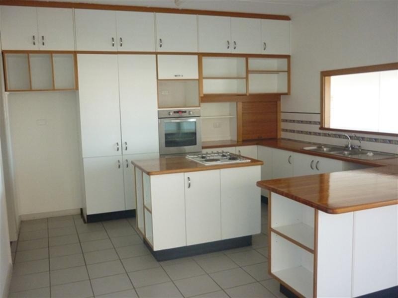 1, 6 Queen Street, Kings Beach QLD 4551