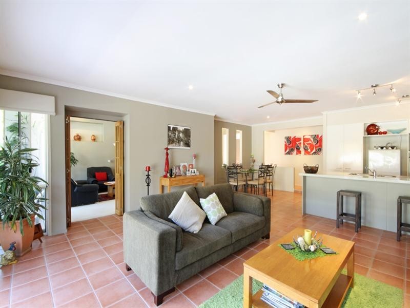 5 Wallaby Circuit, Pelican Waters QLD 4551
