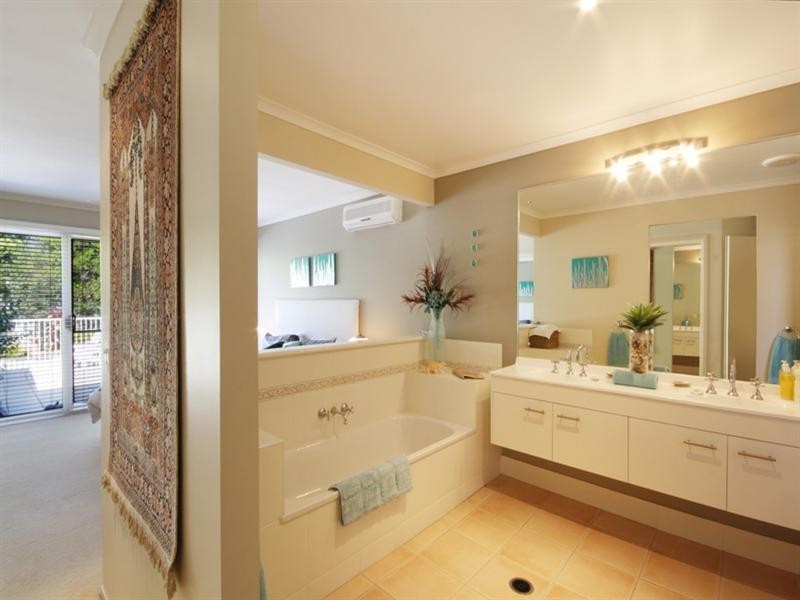 5 Wallaby Circuit, Pelican Waters QLD 4551