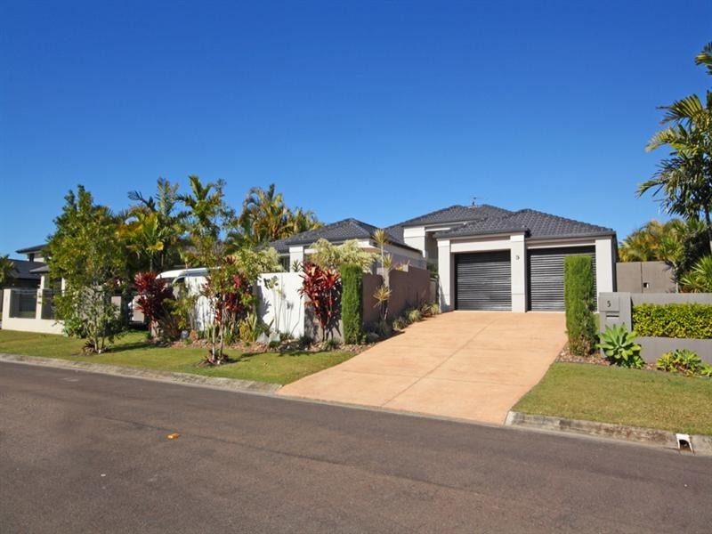 5 Wallaby Circuit, Pelican Waters QLD 4551