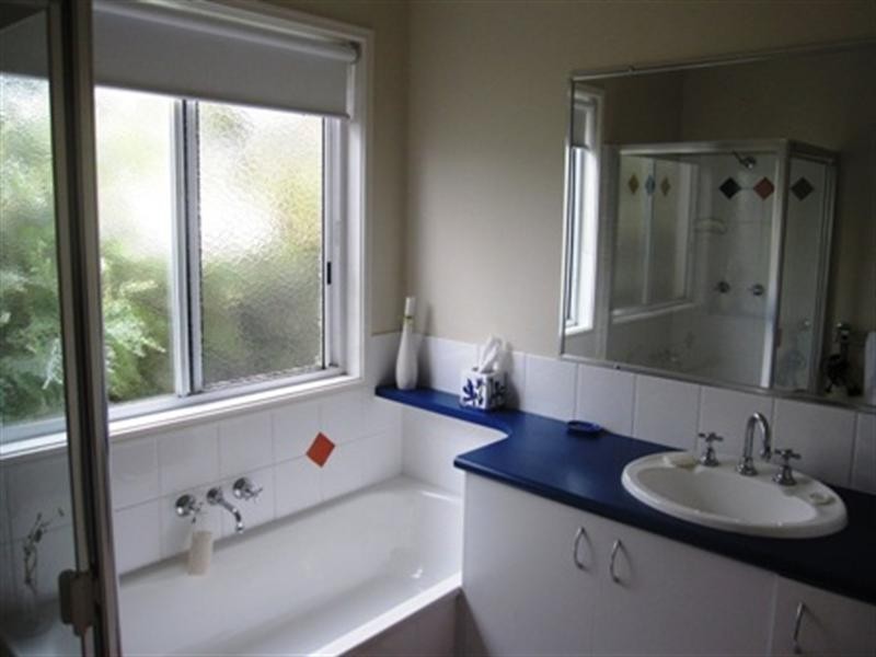 21 St Lucia Crescent, Kawana Island QLD 4575