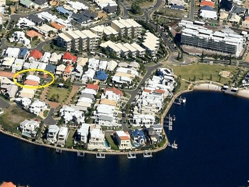 21 St Lucia Crescent, Kawana Island QLD 4575