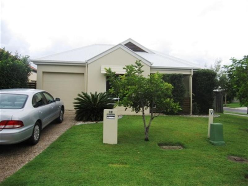 21 St Lucia Crescent, Kawana Island QLD 4575