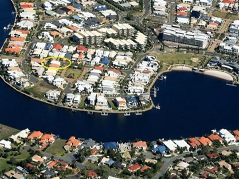 21 St Lucia Crescent, Kawana Island QLD 4575