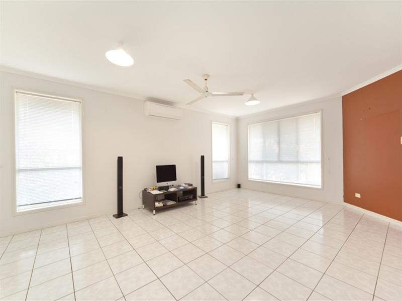 20/29 Village Way, Little Mountain QLD 4551