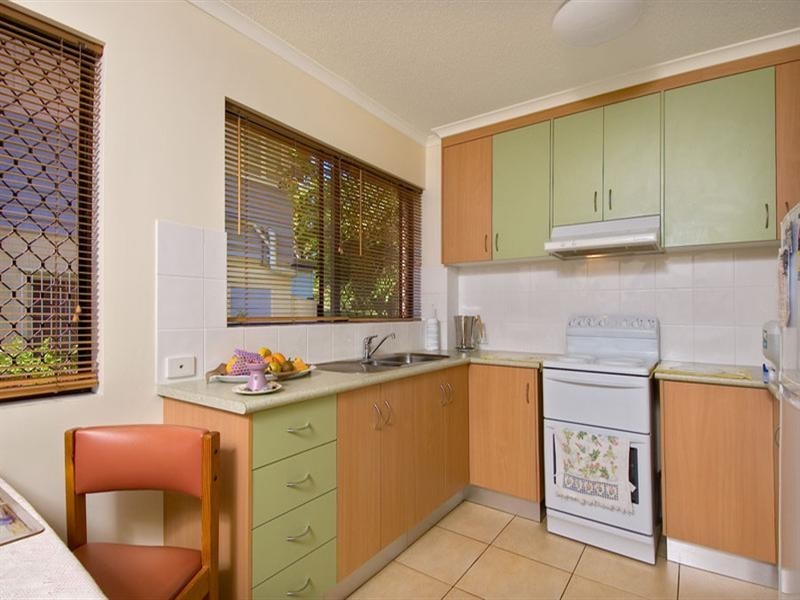 1, 41 Lower Gay Terrace, Kings Beach QLD 4551