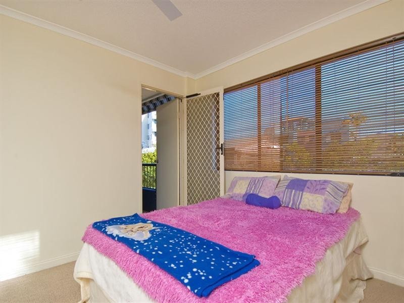 1, 41 Lower Gay Terrace, Kings Beach QLD 4551