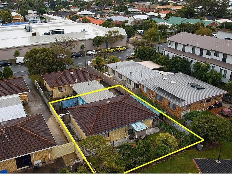 Unit 2/13 Wyreema Terrace, Caloundra QLD 4551