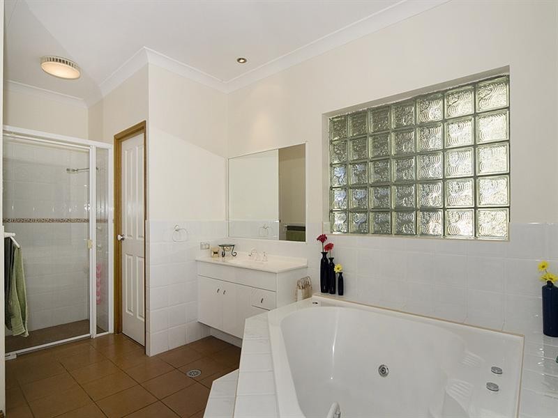 27 Koala Court, Little Mountain QLD 4551