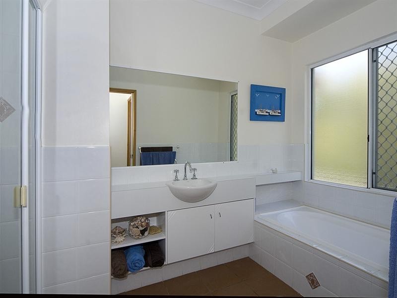 27 Koala Court, Little Mountain QLD 4551